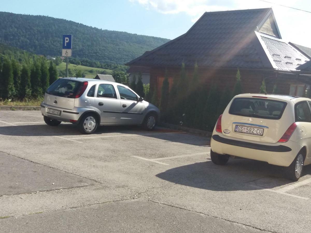 Apartment Hinic Vrhovine Zewnętrze zdjęcie